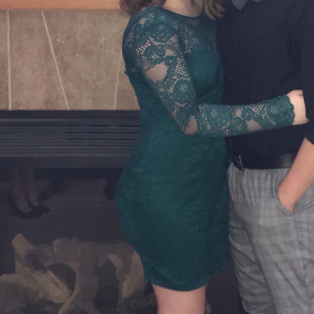 Beautiful dress! Worn 1